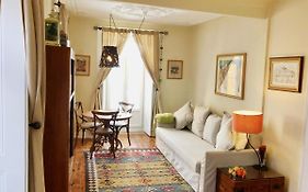 Remodeled Historic Apartment In Bairro Alto